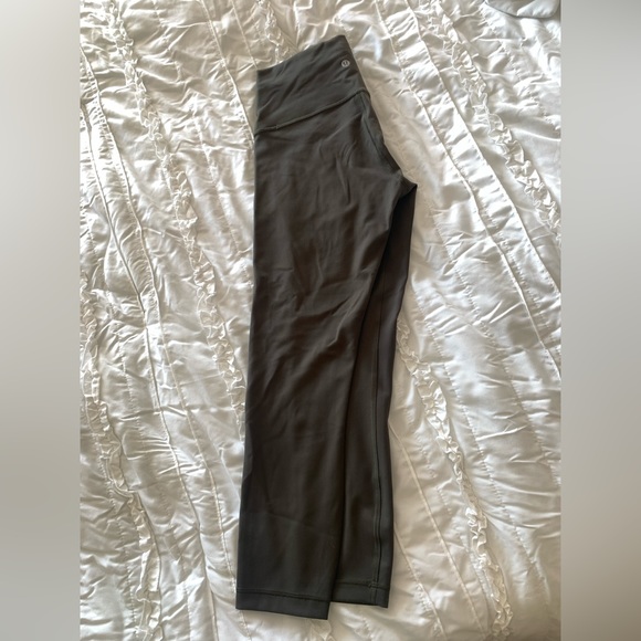 Lululemon Wunder Train High-Rise Crop 23" - Picture 2 of 7